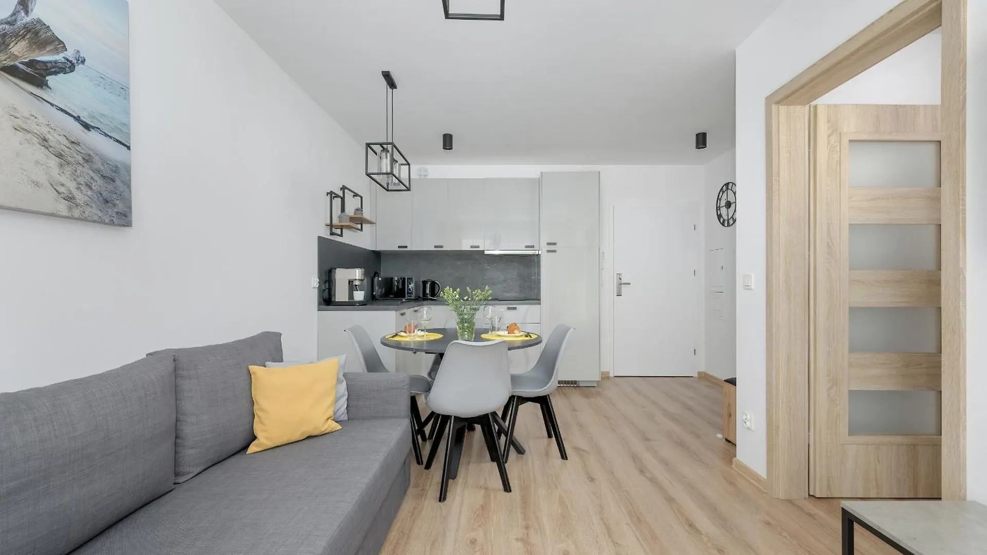 Exclusive And Modern Grey Apartment With Furnished Balcony In Kolobrzeg By Noclegi Renters